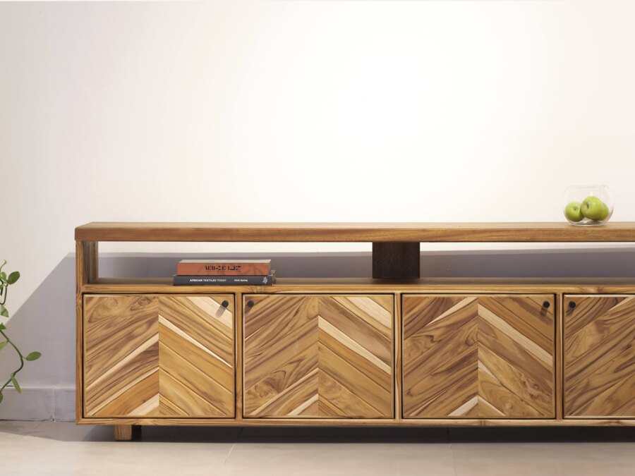 V TV Console